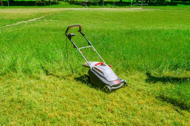 Can you mow wet grass in St George, UT